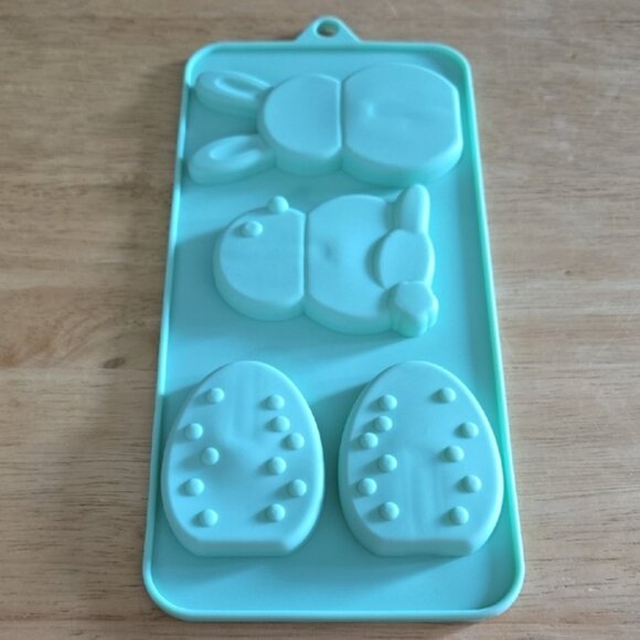 Wilton Easter Silicone Baking Mold - Picture 1 of 5